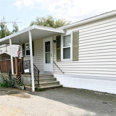 833 Forest Park, Middletown, RI 02842 - photo 2