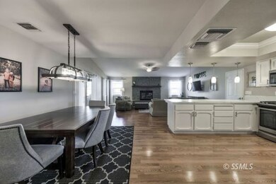 dining/kitchen
