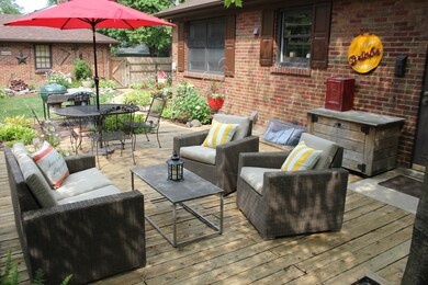 574 S Cambridge Ave, Elmhurst, IL 60126 - photo 3