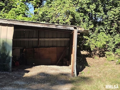 1717 N 4th St, Quincy, IL 62301 - photo 2