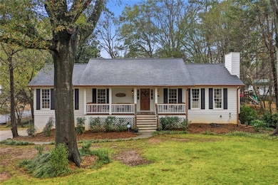 201 Lexington Dr, Woodstock, GA 30188 - photo 2