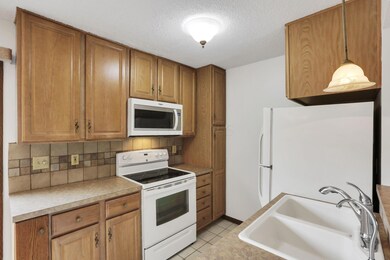 5062 Stoneybrook Blvd unit 3F, Hilliard, OH 43026 - photo 5