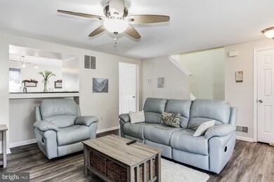 16954 Point Pleasant Ln, Dumfries, VA 22026 - photo 5