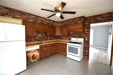 4214 Meadow Ln, Lorain, OH 44055 - photo 7