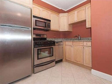Warwick Condos unit 344, Brookline, MA 02446 - photo 3
