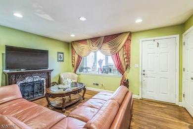 12 Streuli Ct, Elmwood Park, NJ 07407 - photo 5