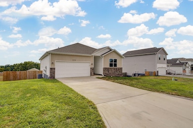 405 N Pine Leaf Rd, Nixa, MO 65714 - photo 2