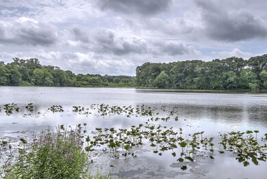 026_ADJACENT LAKE