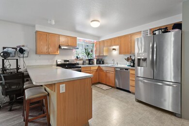6-web-or-mls-210-hansen-dr