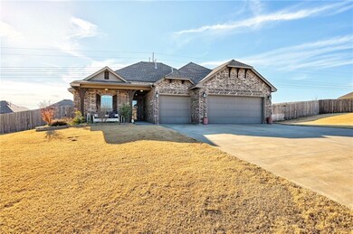 303 Hillside Dr, Harrah, OK 73045 - photo 2