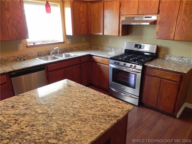 3210 S Maple Place, Broken Arrow, OK 74012 - photo 4