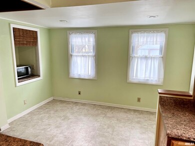 7002 Ridge Dr, Davenport, IA 52806 - photo 5