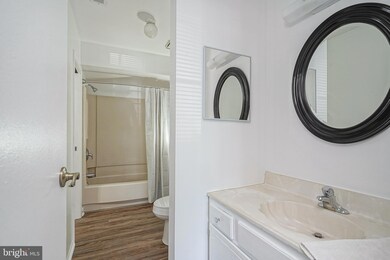 16 Uxbridge Place unit T7, Sewell, NJ 08080 - photo 5