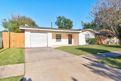2002 Vermont St, Baytown, TX 77520 - photo 4