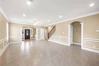 1808 W Adoue St, Alvin, TX 77511 - photo 7