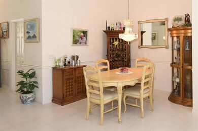 570 SW Georges Bay Dining Room