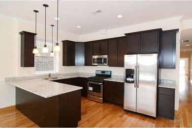 6044 N Washtenaw Ave unit 3, Chicago, IL 60659 - photo 4