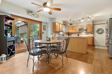 710 Sprucetree Ln, Algonquin, IL 60102 - photo 6