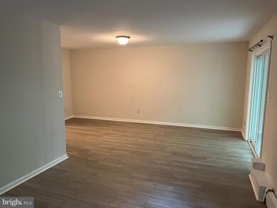 205 Garnet Dr unit 2H, Burlington, NJ 08016 - photo 4