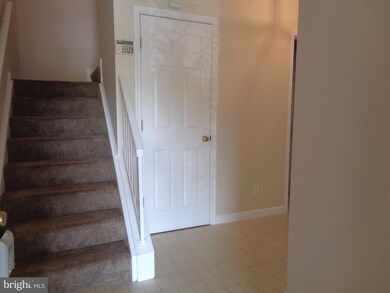 9264 Cardinal Forest Ln unit 302, Lorton, VA 22079 - photo 3