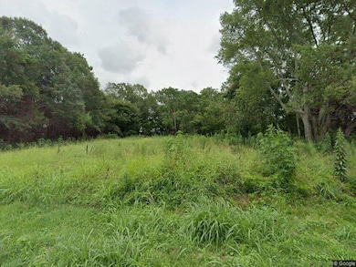 823 Edgar St, McComb, MS 39648 - photo 2