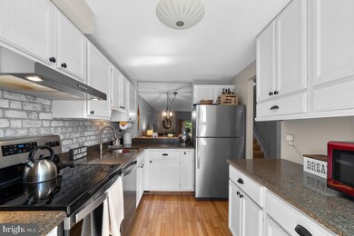 1785 Whisperhill Dr, Reston, VA 20194 - photo 2