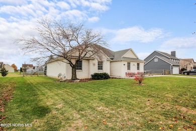 5883 Shawnee Ave, Walbridge, OH 43465 - photo 3