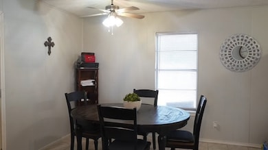 1013 S Smith Ave, Hebbronville, TX 78361 - photo 4