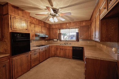 d3a148cfb25f4458d0621093d8bcdaf8-large