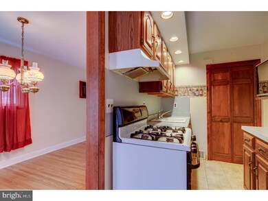 1804 Cricket Ln, Folcroft, PA 19032 - photo 7