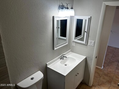 305 E Vine Cir unit 201, Mesa, AZ 85210 - photo 6