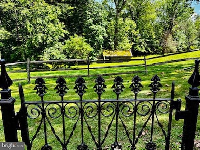 410 Wharf Rd unit RIVER COTTAGE, Bensalem, PA 19020 - photo 3