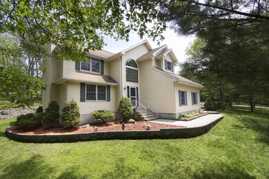 122 Gunstock Ln, Tafton, PA 18464 - photo 2