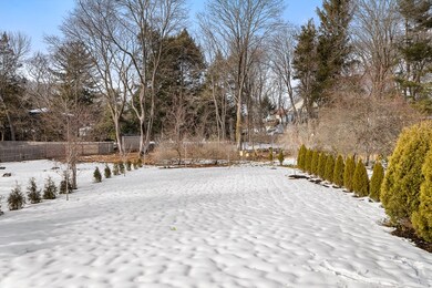 11 Edgefield Rd, Newton, MA 02468 - photo 4