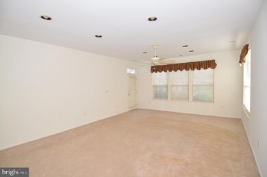 24 Allister Ln, Columbus, NJ 08022 - photo 5