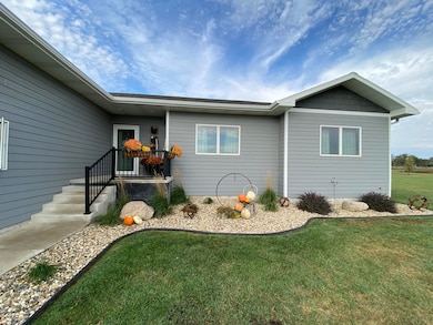 25665 Kibbee Ct, Mitchell, SD 57301 - photo 2