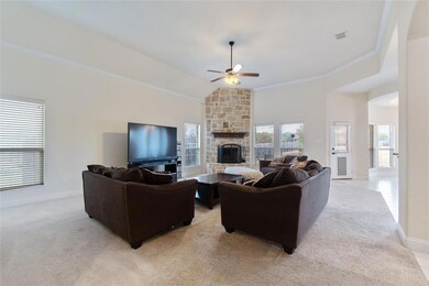 508 Green Pointe Dr, Hudson Oaks, TX 76087 - photo 4