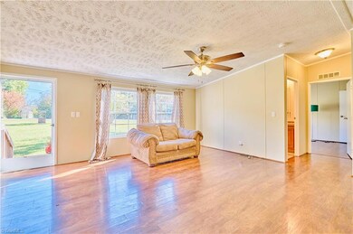 2247 Woodfield Dr, Sophia, NC 27350 - photo 6