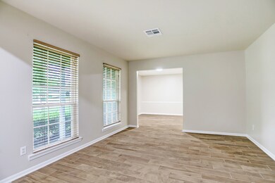 603 N Hickory St, Tomball, TX 77375 - photo 4