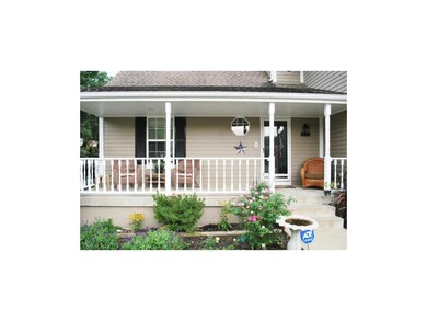 714 Lark St, Raymore, MO 64083 - photo 2