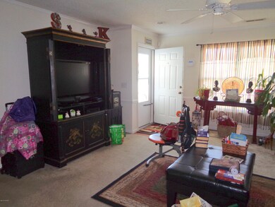 1117 Masters Ln unit B, Greenville, NC 27834 - photo 2