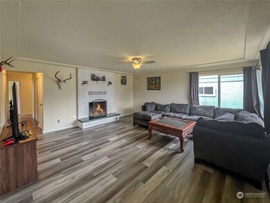 2210 37th Ave, Longview, WA 98632 - photo 2