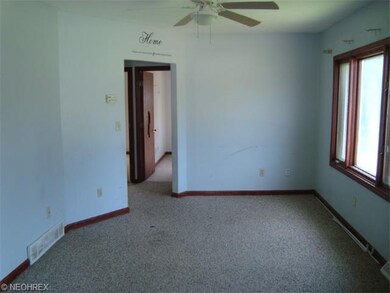 705 Kenilworth Ave, Sheffield Lake, OH 44054 - photo 3