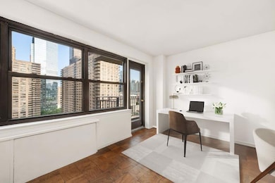 Lincoln Towers unit 18M, New York, NY 10023 - photo 5