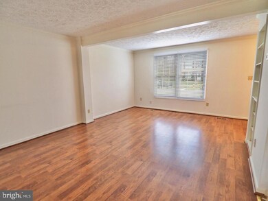 3622 Wharf Ln, Triangle, VA 22172 - photo 7