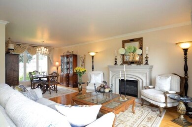 Living Room/Dining Room