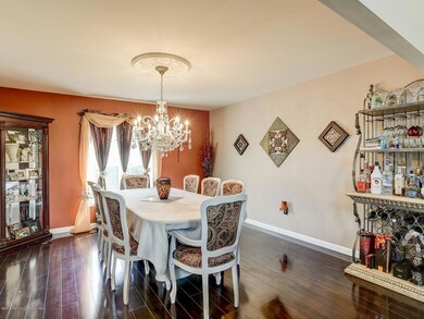 007_Dining Room