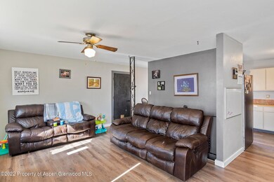 121 W 12th St_001
