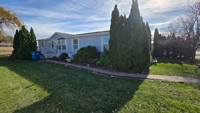 7171 W 60th St, Davenport, IA 52804 - photo 2