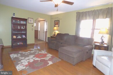 10400 Chesterwood Dr, Spotsylvania, VA 22553 - photo 5